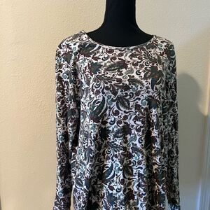 White Stag Elegant Paisley Long Sleeve Top